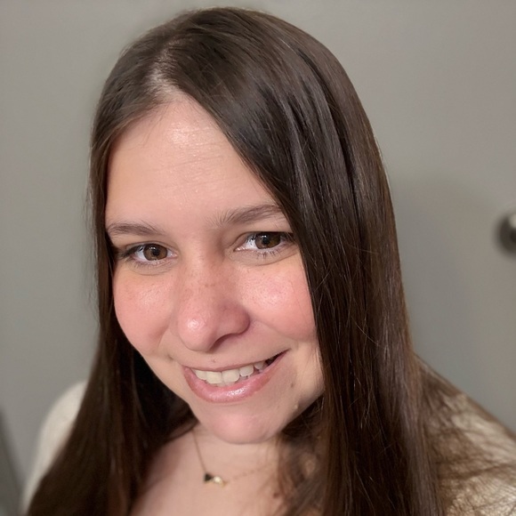 Meet your Posher, Amanda - Picture 1 of 1